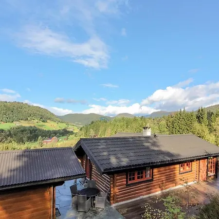 3 Bedroom Stunning In Holiday home Vossestrand